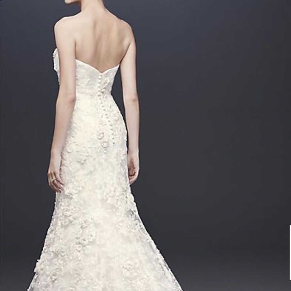 Oleg Cassini Subtle Pink 3D Flowers - Picture 3 of 10